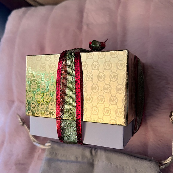 Michael Kors Rose Gold Open Heart/MK Logo/Pave’ Crystal Stud Earrings w/Dust Bag - Picture 10 of 14